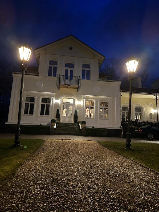 Dwor Na Wolicy Penzion Dębica